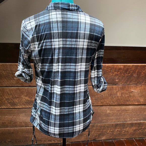 Love Potion Plaid Flannel Crop Convertible Button Down - Picture 6 of 12